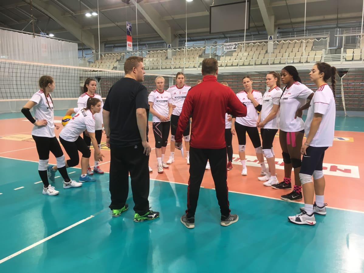 Woman Volley valmistautuu sarja-aloitukseen