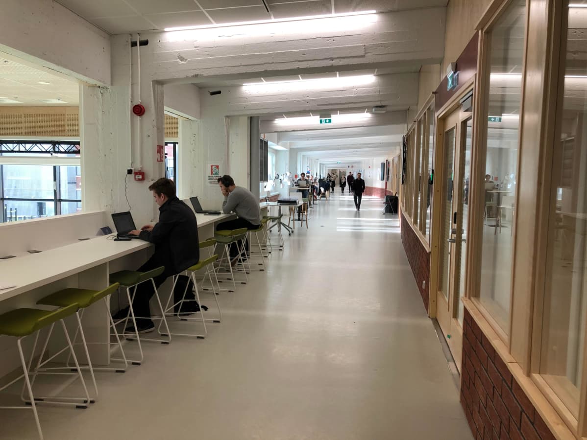 Niemen kampus käytäväkuva