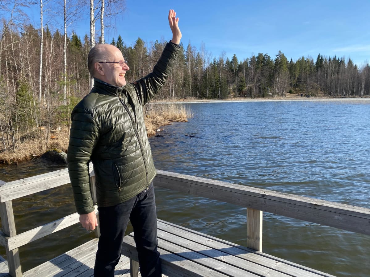 Jaakko Valvanne laiturilla.