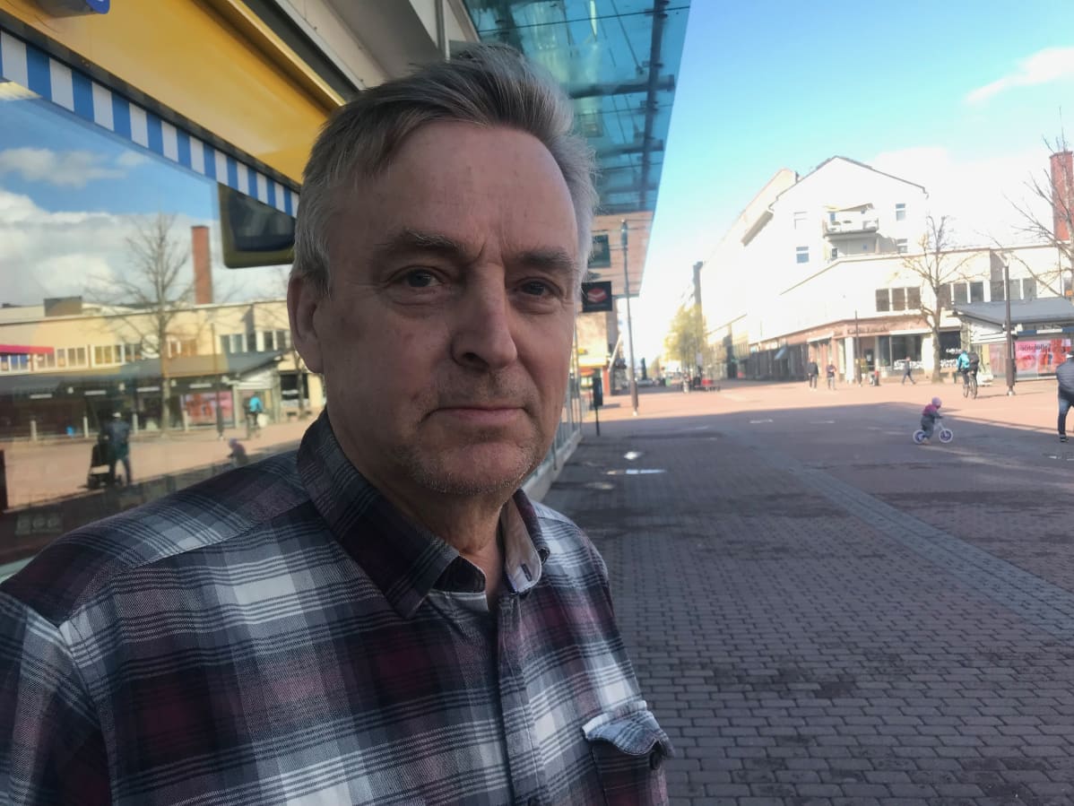 Markku Koskinen Porin kävelykadulla