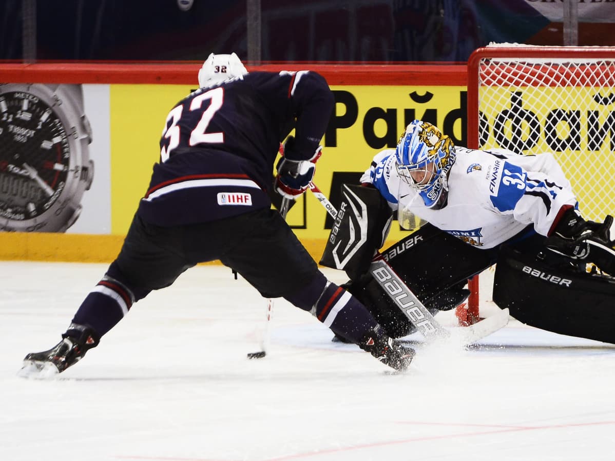 Alex Galchenyuk tekee voittomaalin MM-kisojen pronssipelissä 2013.