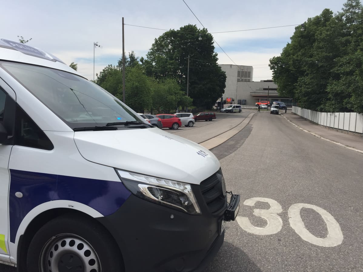 Poliisiauto Helsingin kaupunginteatterilla