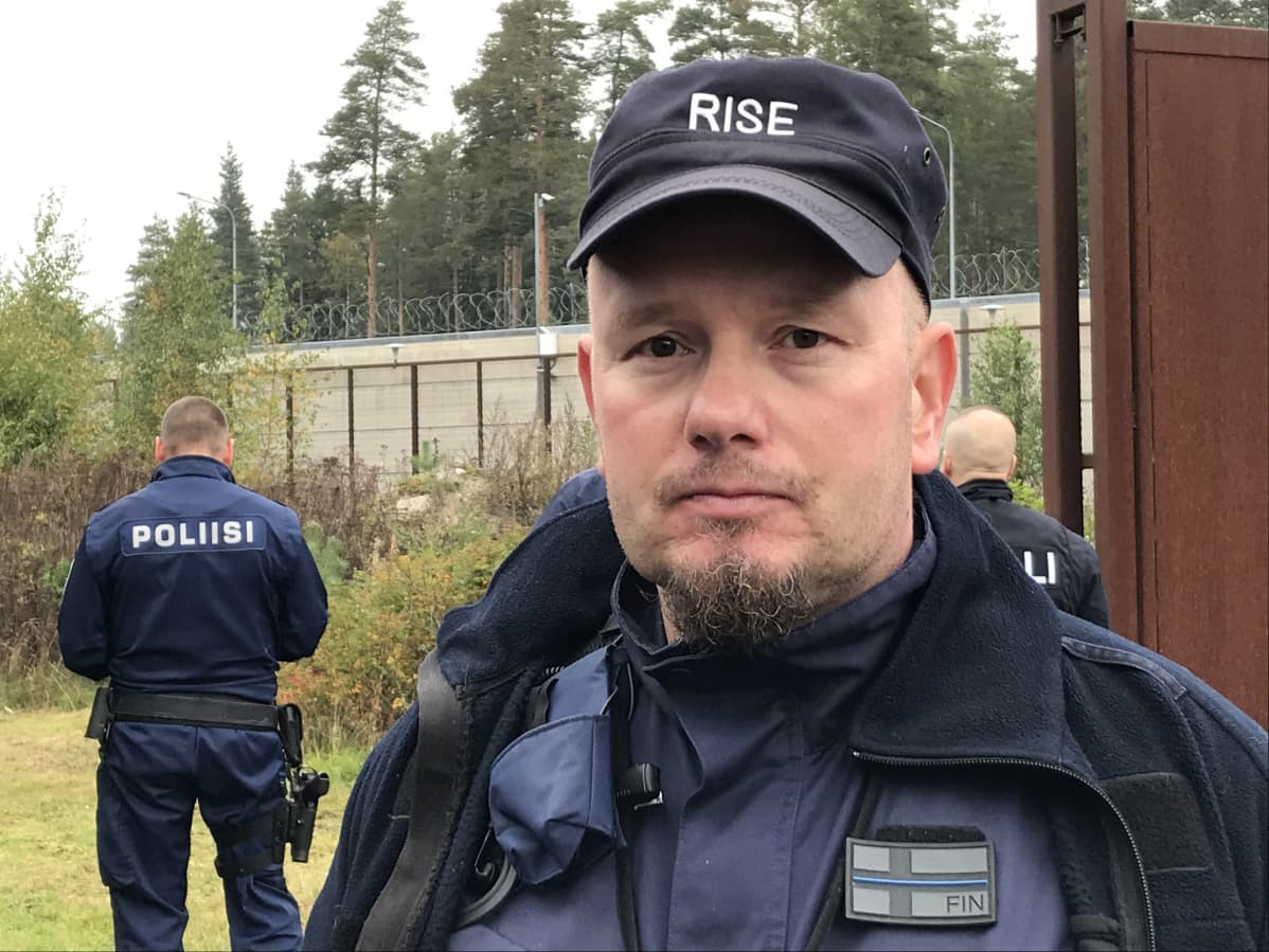 Virkakoirien SM-kilpailuiden ylituomari Jorma Tuomiranta.