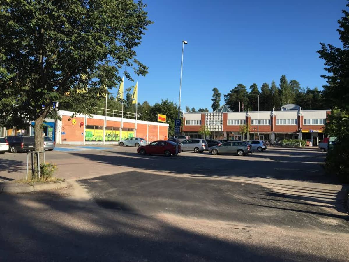 Karhuvuoren palvelukeskus, lähiö
