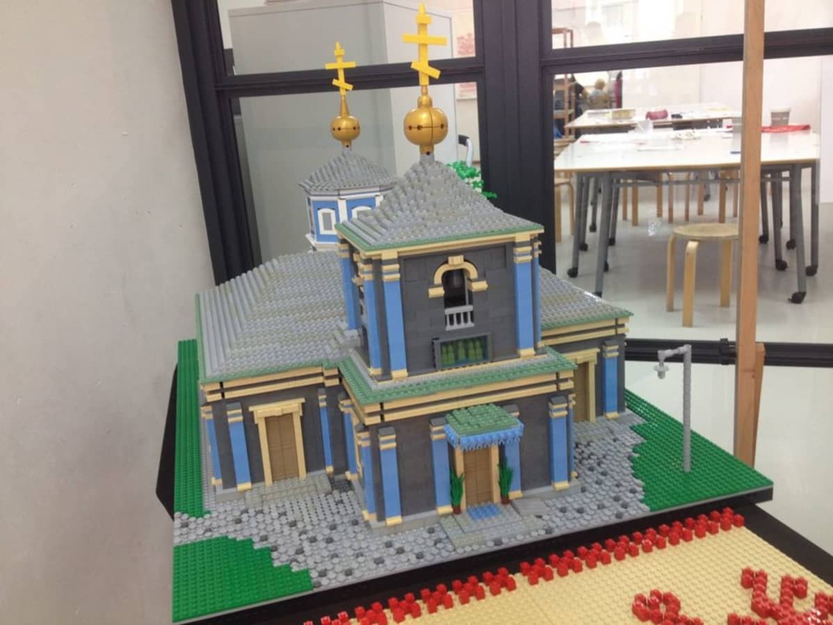 Legoista tehty Lappeenrannan ortodoksinen kirkko