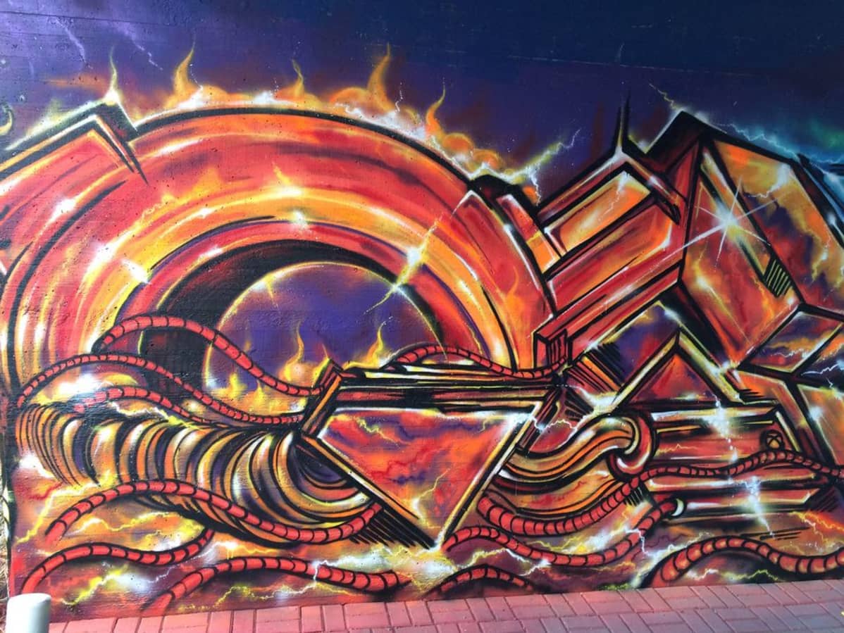 Graffiti Hakametsän alikulkutunnelissa Tampereella