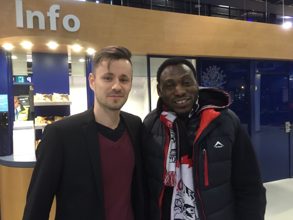 Oululaisen jalkapalloseura Herculeksen puheenjohtaja Juho Syrjä ja valmentaja Daniel Amokachi