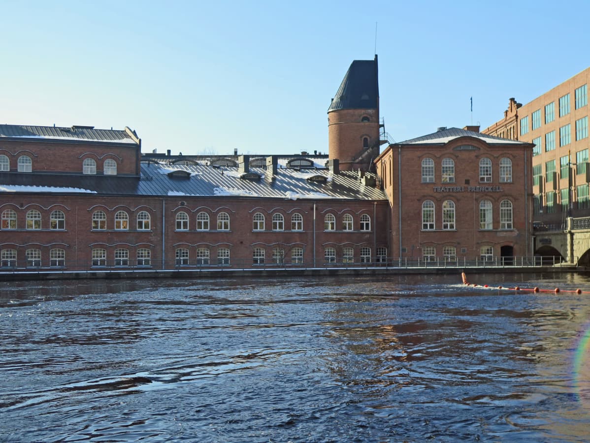 Teatteri Frenckell Tammerkosken puolelta
