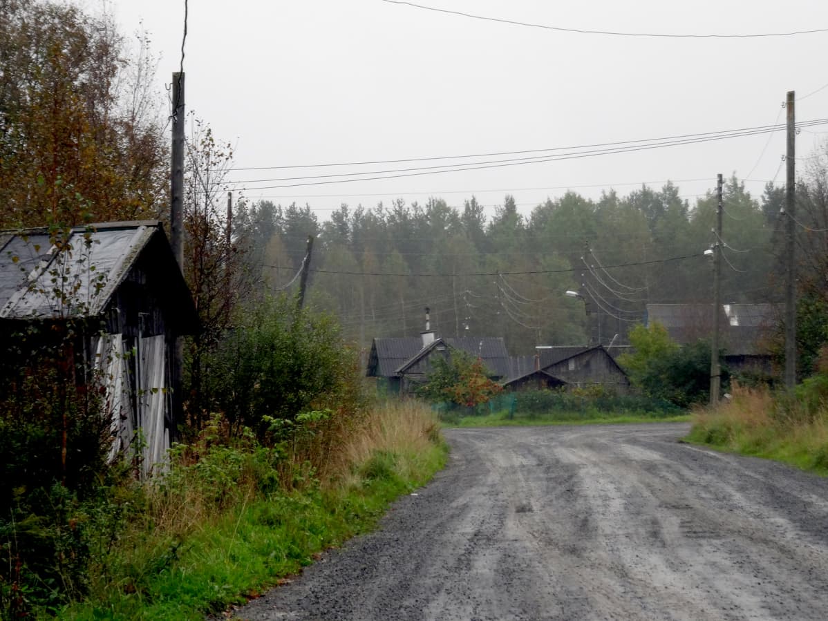 Tšalnan kyläraitti on sadepäivänä hiljainen.