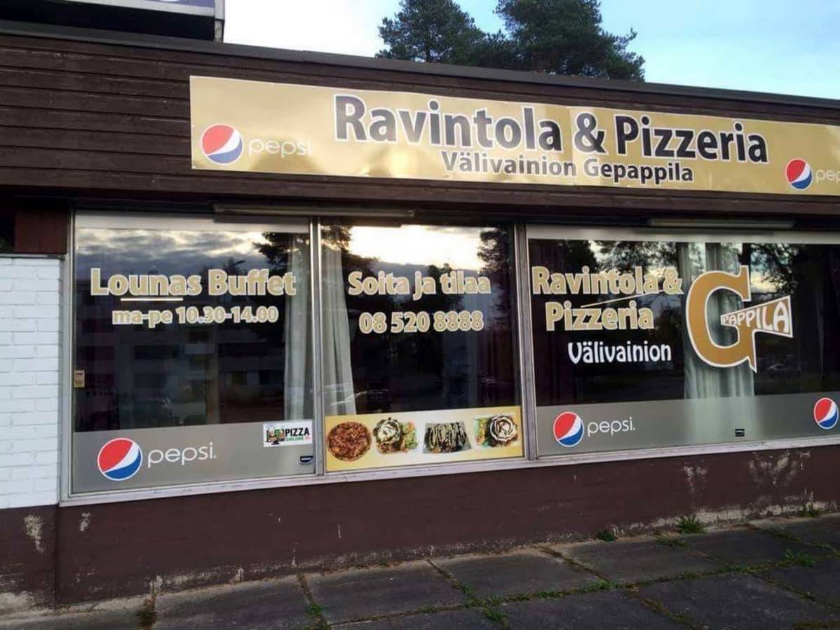 Oulun Välivainiolla sijaitsevan pitserian julkisivu.