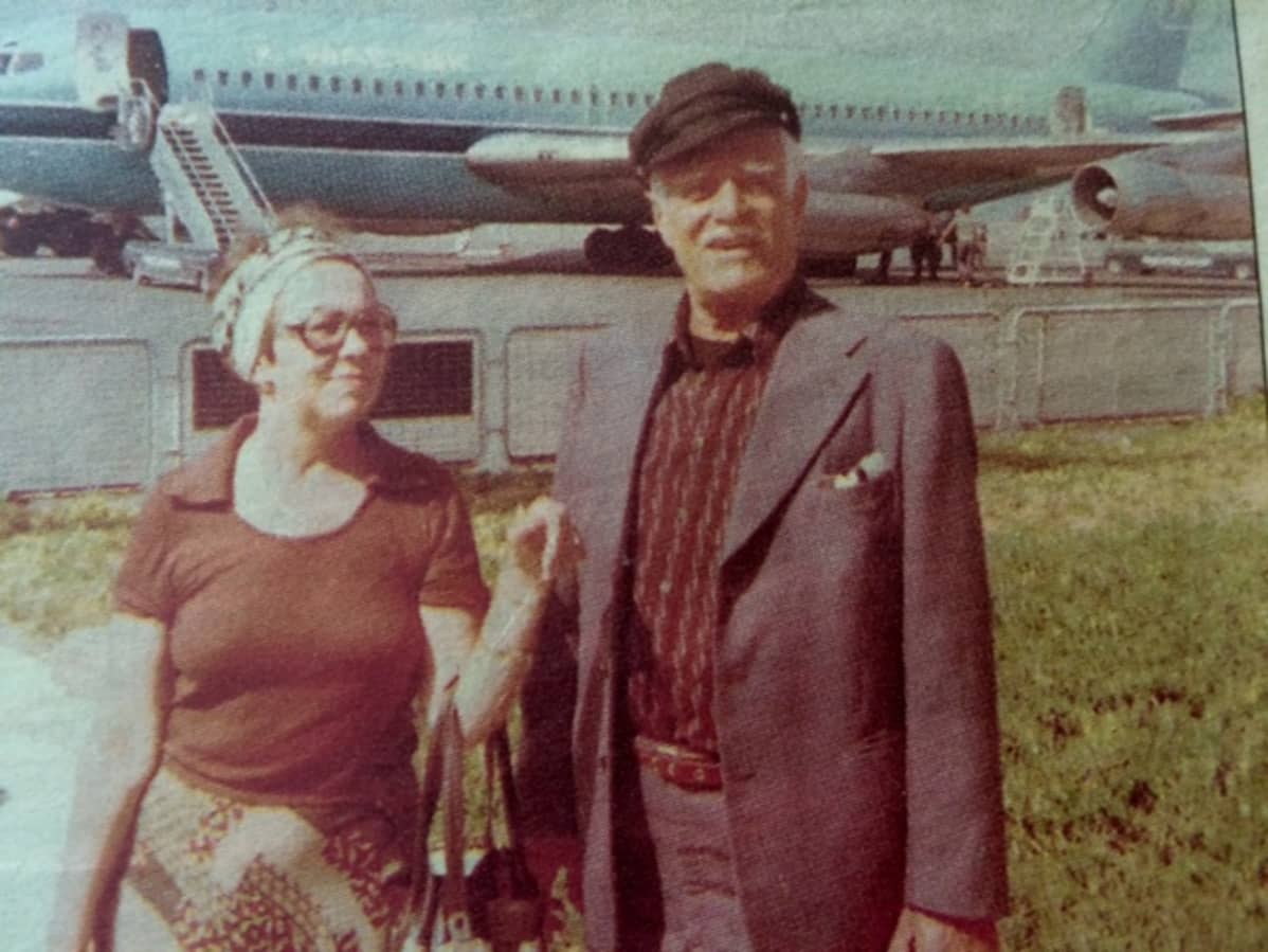 Kati Kaipiainen ja Tauno Palo 1978 Kreetalla. Harvinainen lomakuva Taunosta, joka ei halunnut tulla kuvaksi