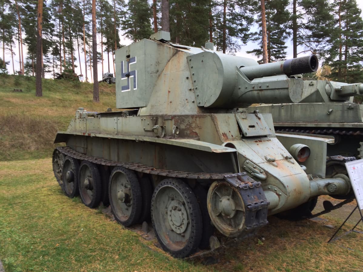 Panssarivaunu BT-42