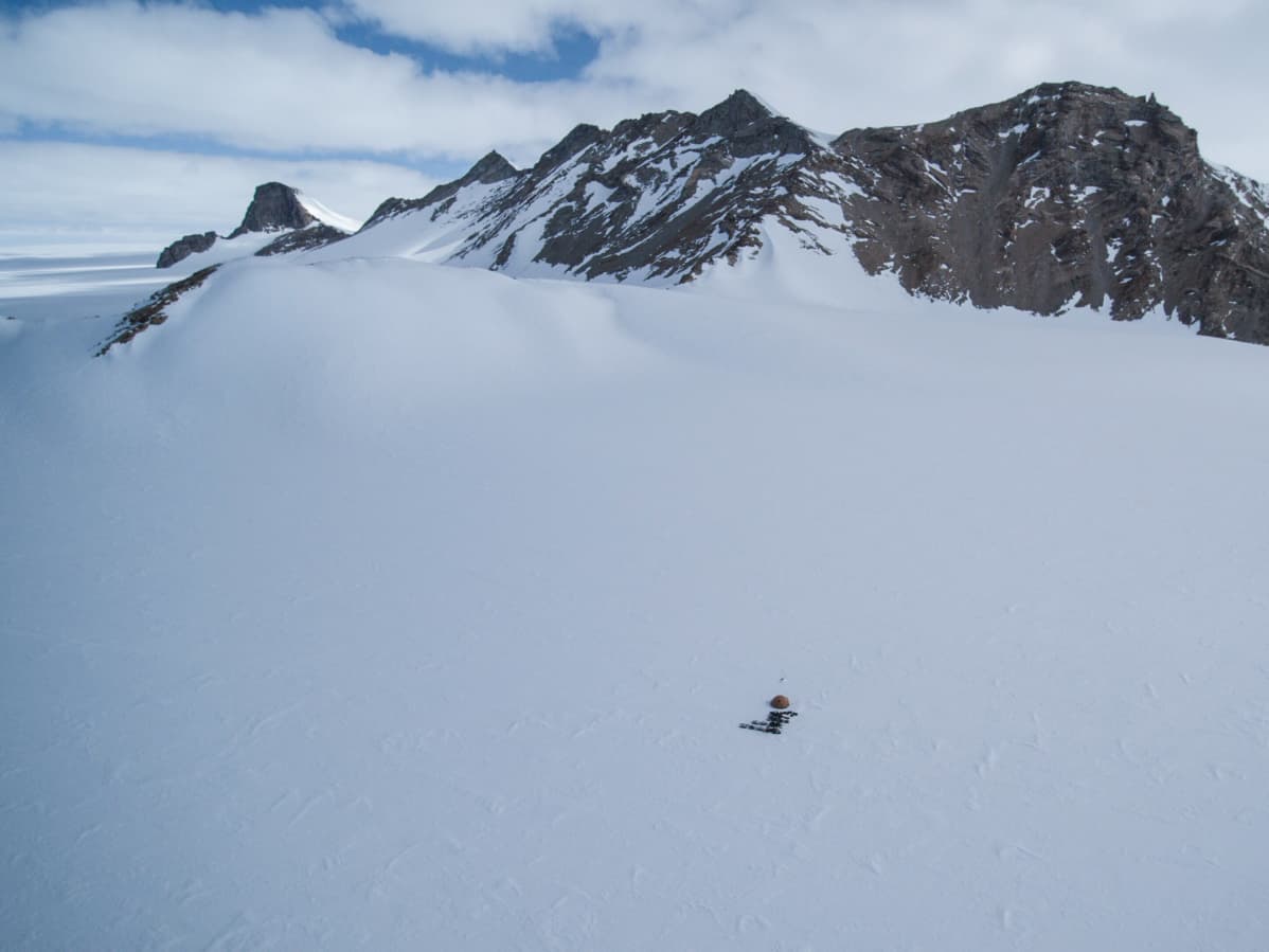 Lynx Adventure Antarctica-retkikunnan leiri Mount Suomen juurella tammikuussa 2017