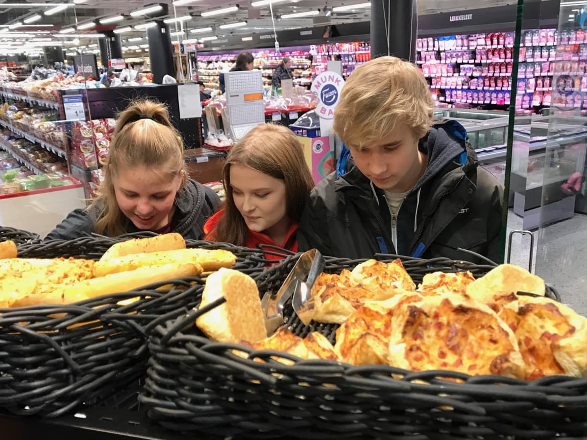 Maria Niinisalo, Lila Pesonen ja Vesa Ranta-Aho.