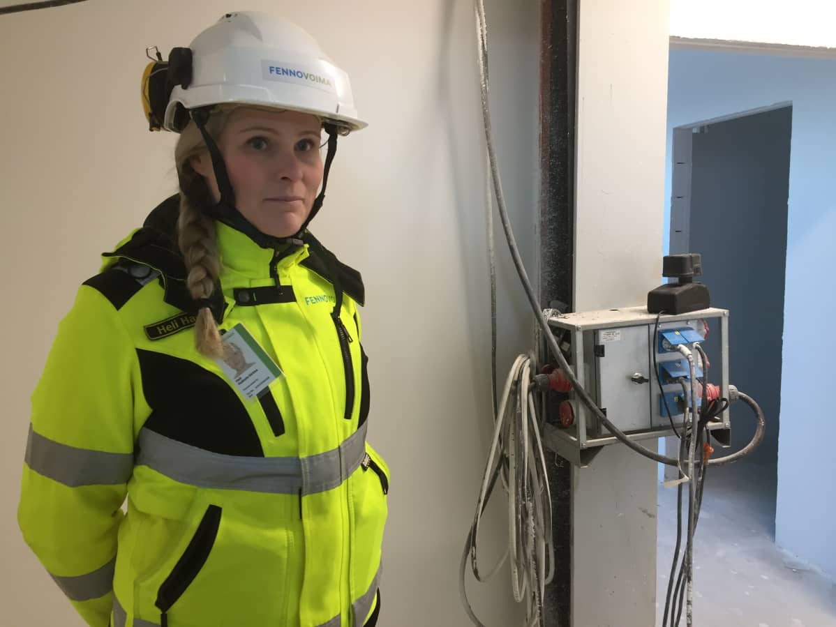 Heli Haikola on Fennovoiman alueviestintäpäällikkö Pyhäjoella.