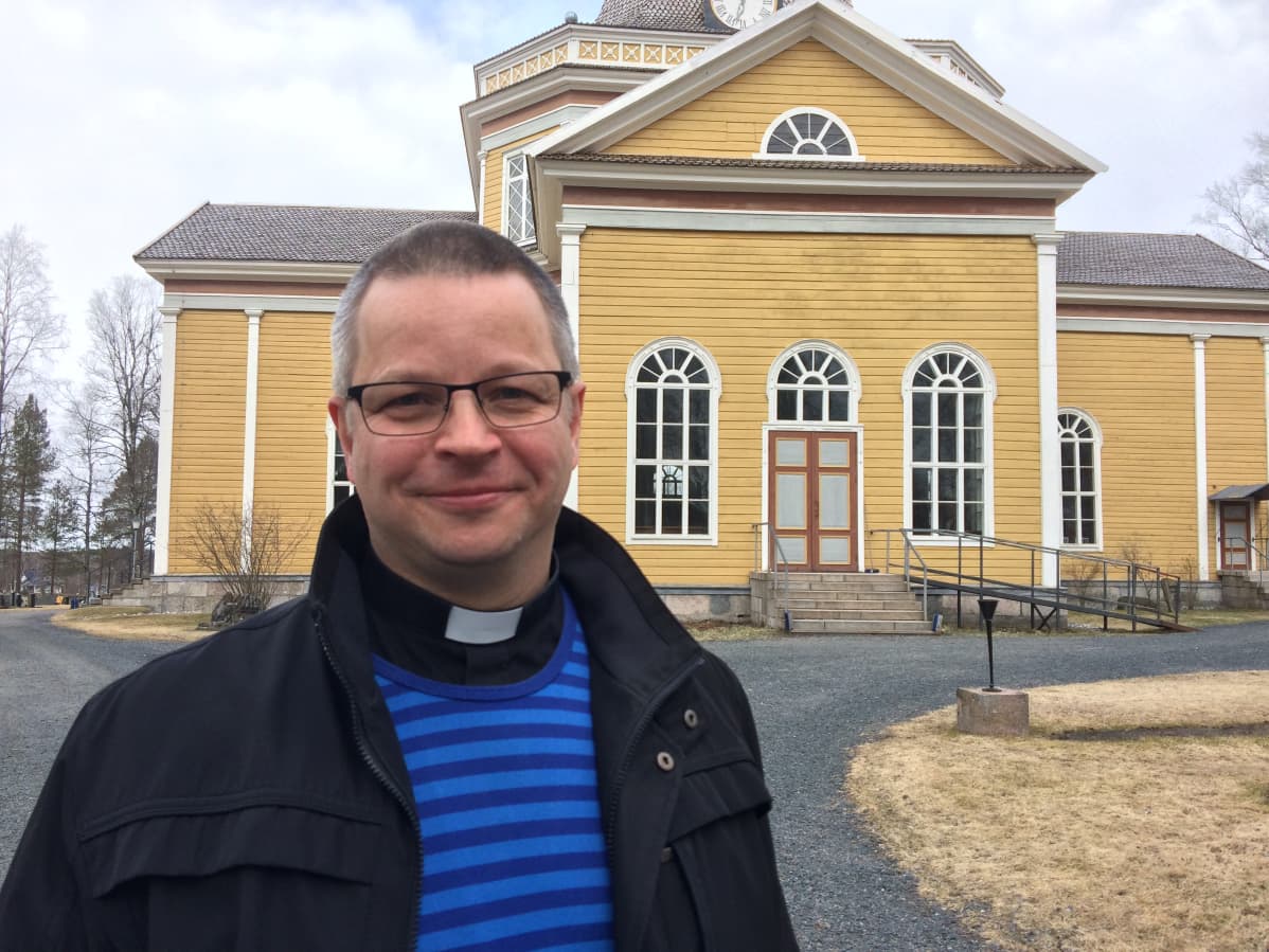 Kaustinen kirkkoherra Veli-Pekka Harju