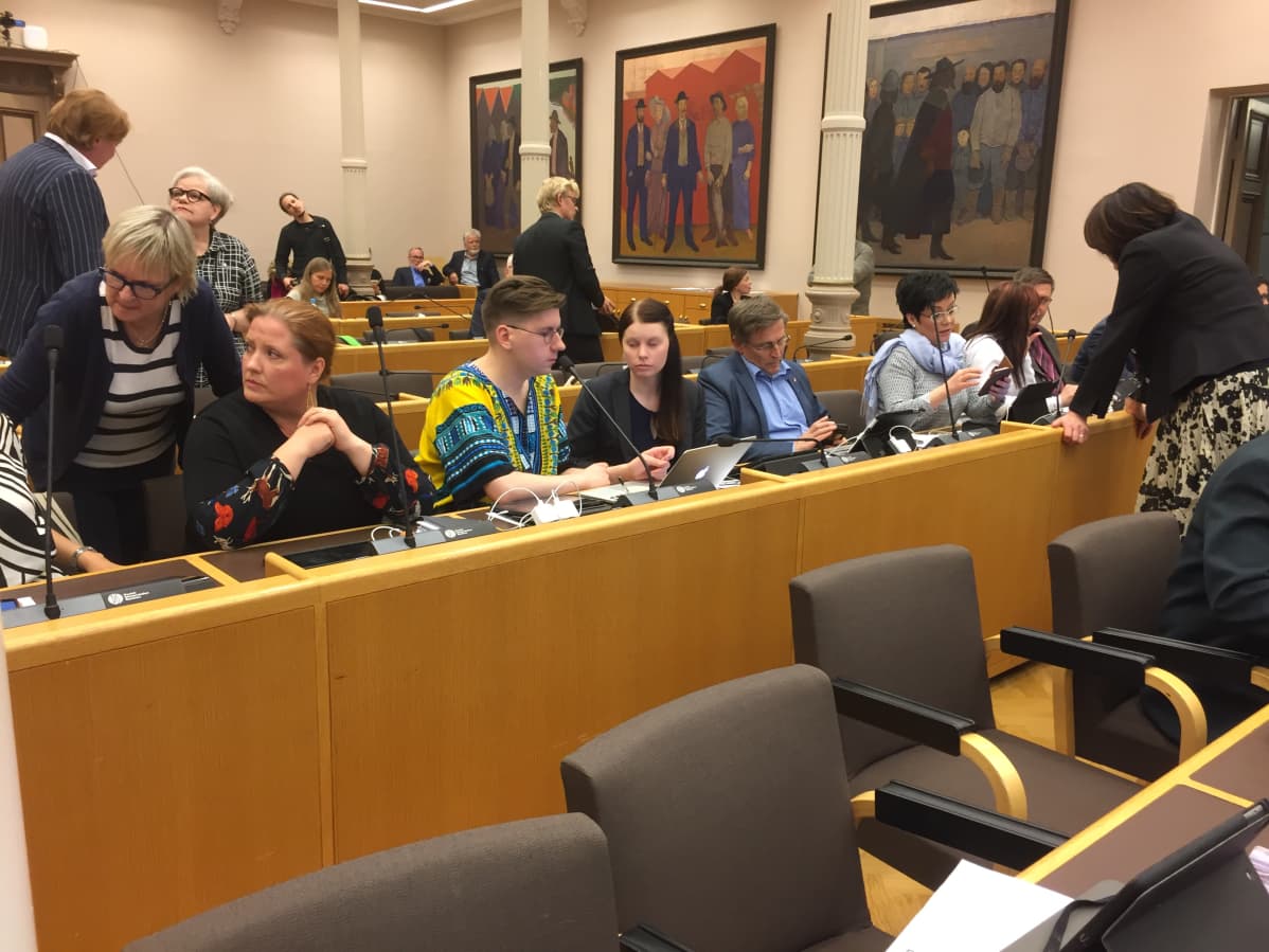 Oulun kaupunginvaltuuston 2017 - 2021 ensimmäinen kokous.