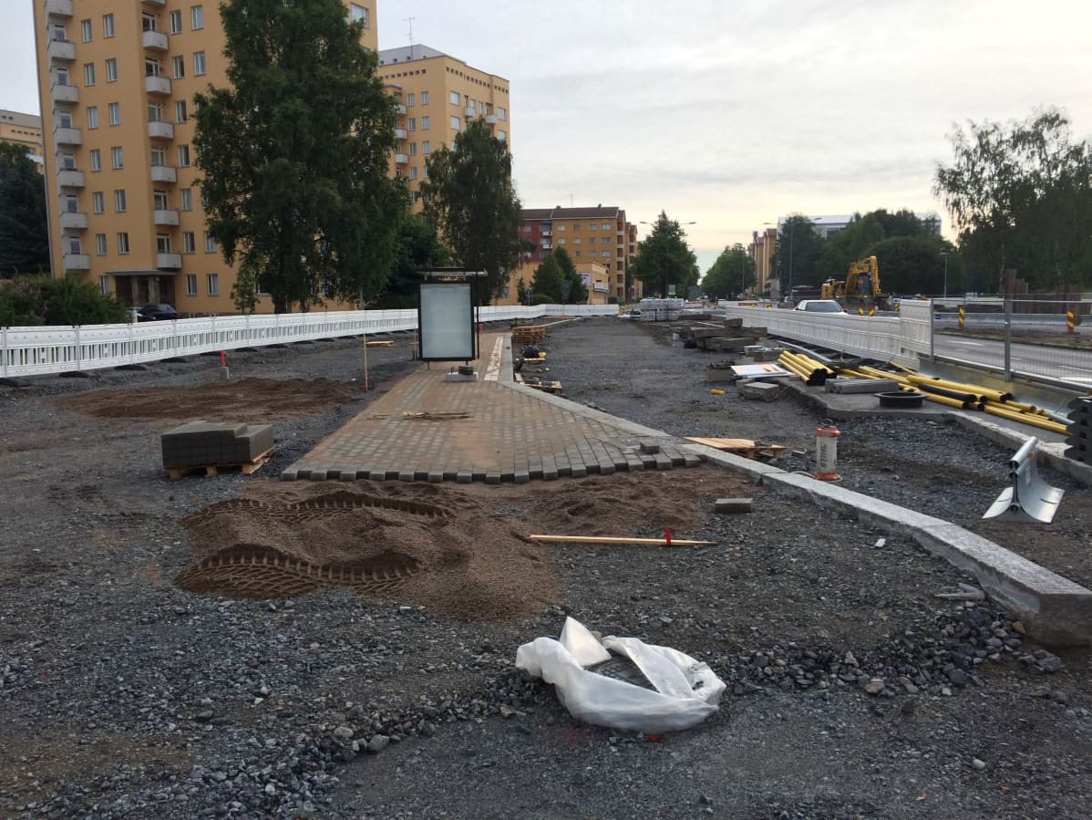 Ratikkatyömaa Sampolan risteyksessä