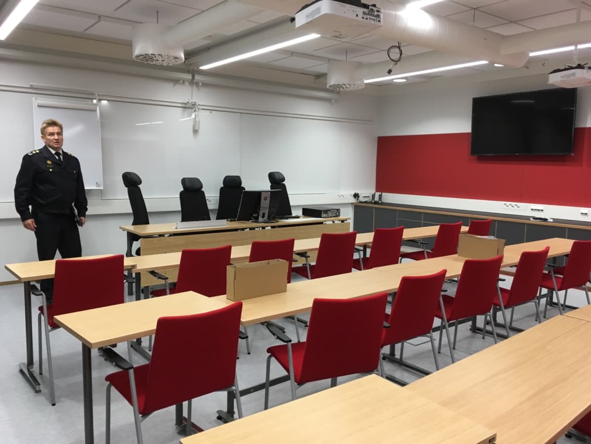 Seinäjoen uudella paloasemalla on tiloja myös kokouksia varten.