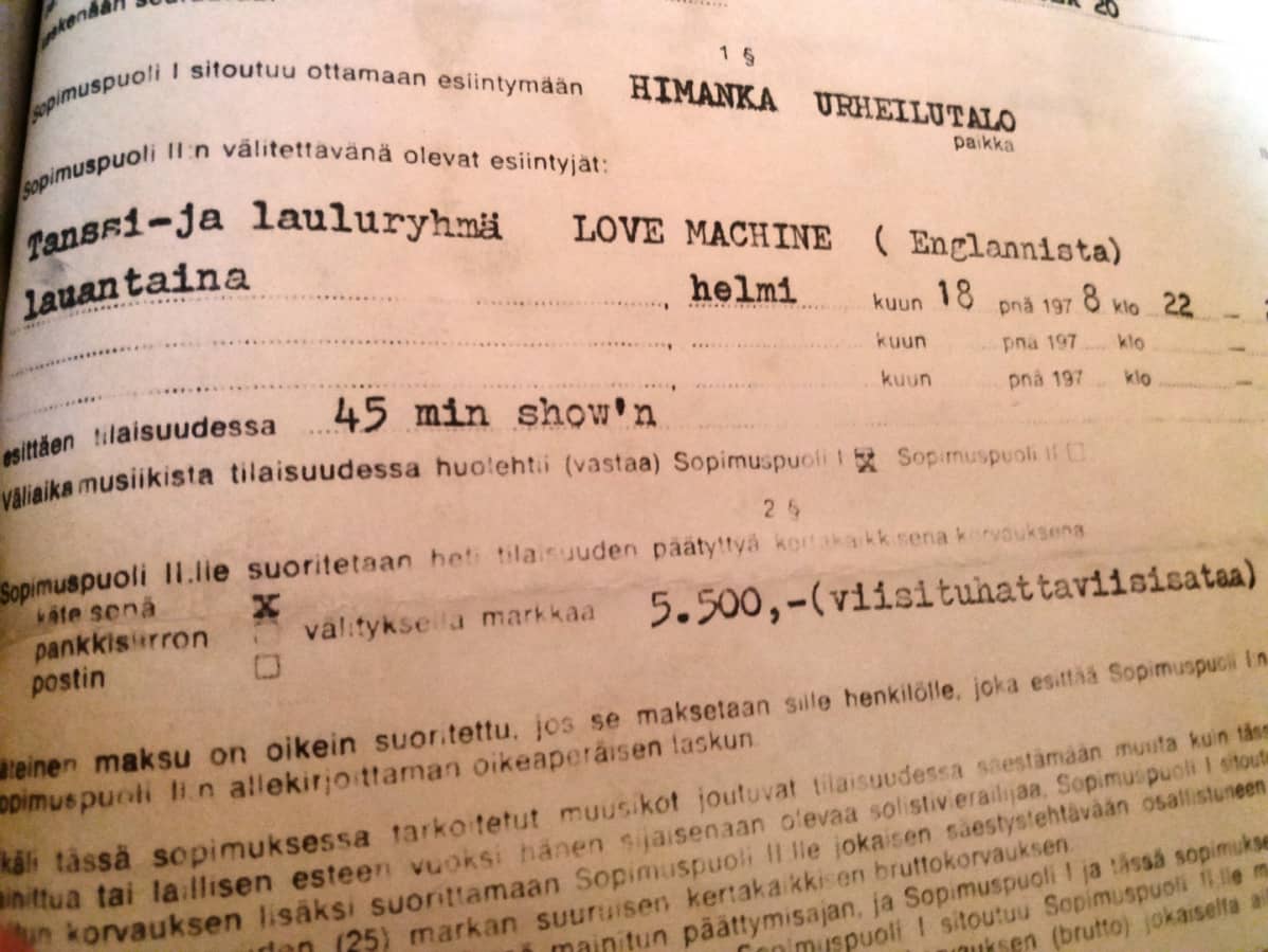 Kuva Love Machinen esiintymissopimuksesta