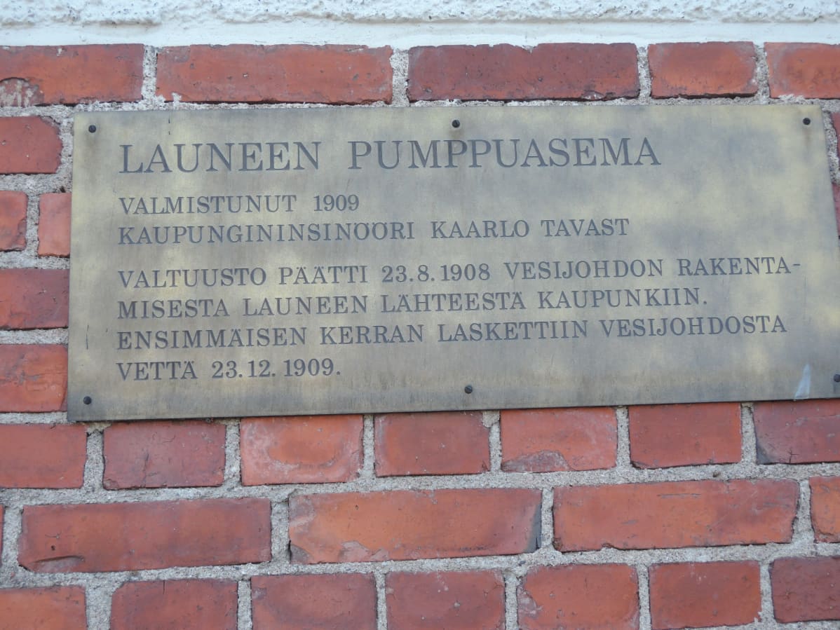 Kyltti Launeen pumppuaseman historiasta