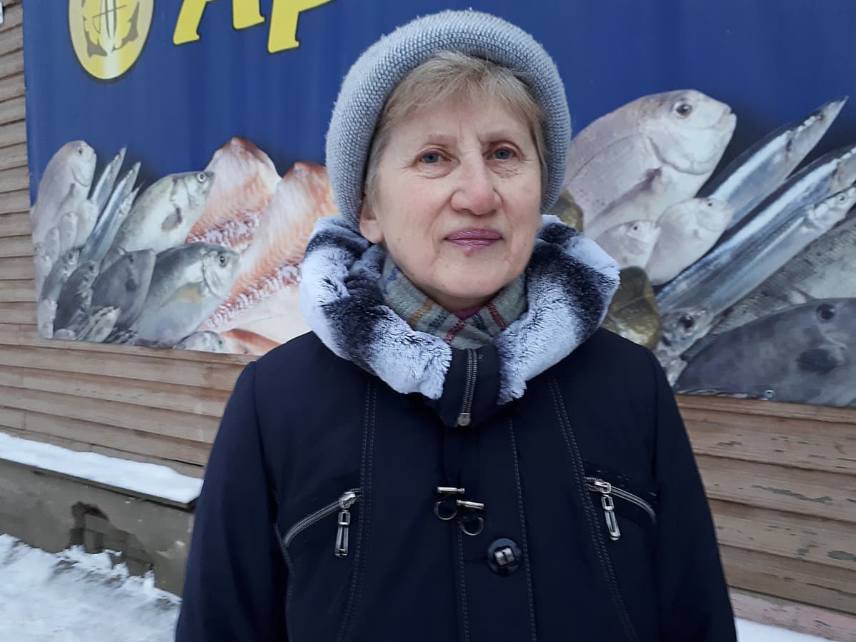 Eläkeläinen Jelena Popova voisi äänestää Putinia maaliskuussa.