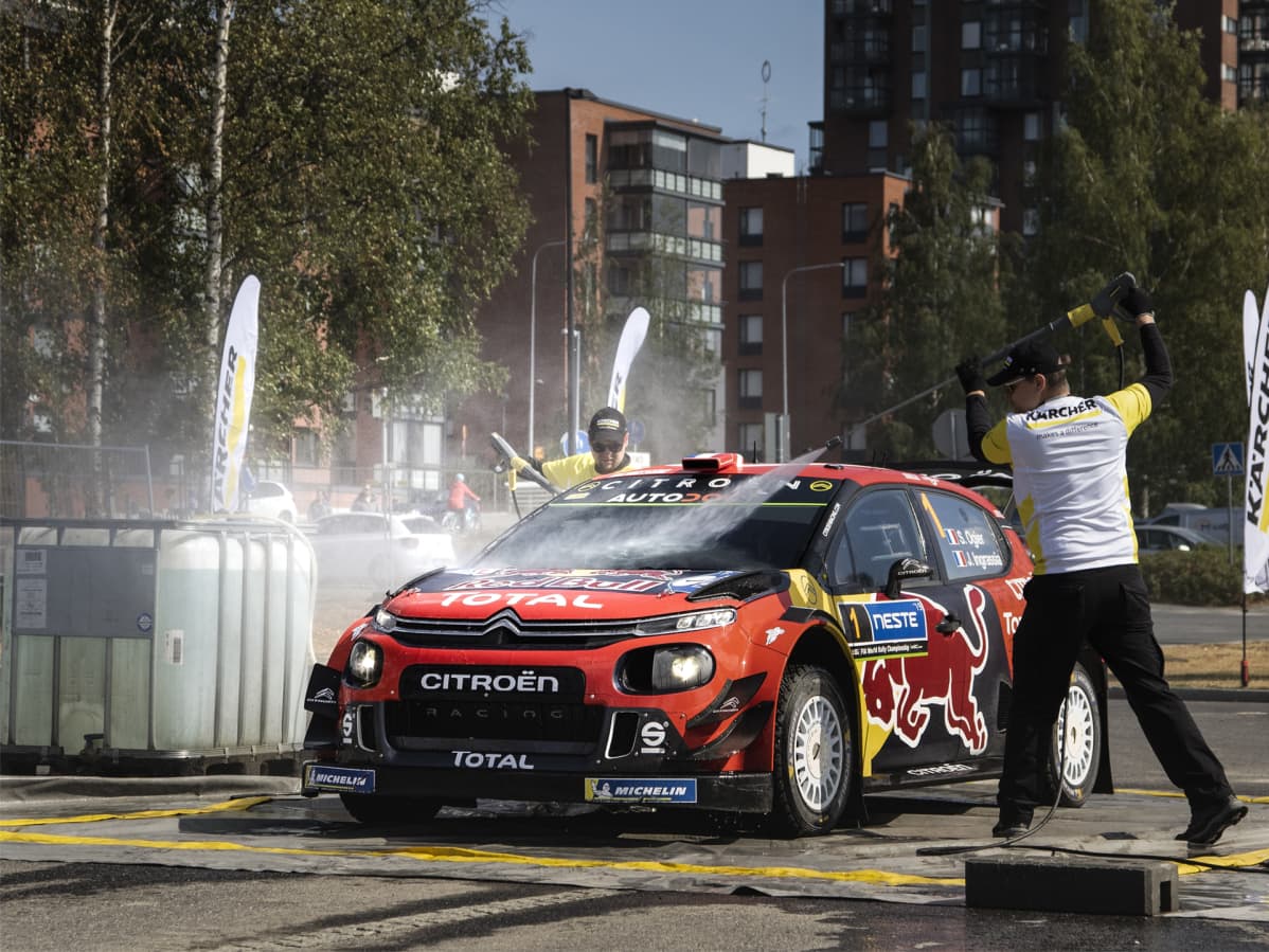 Ogierin ralliautoa pestään.