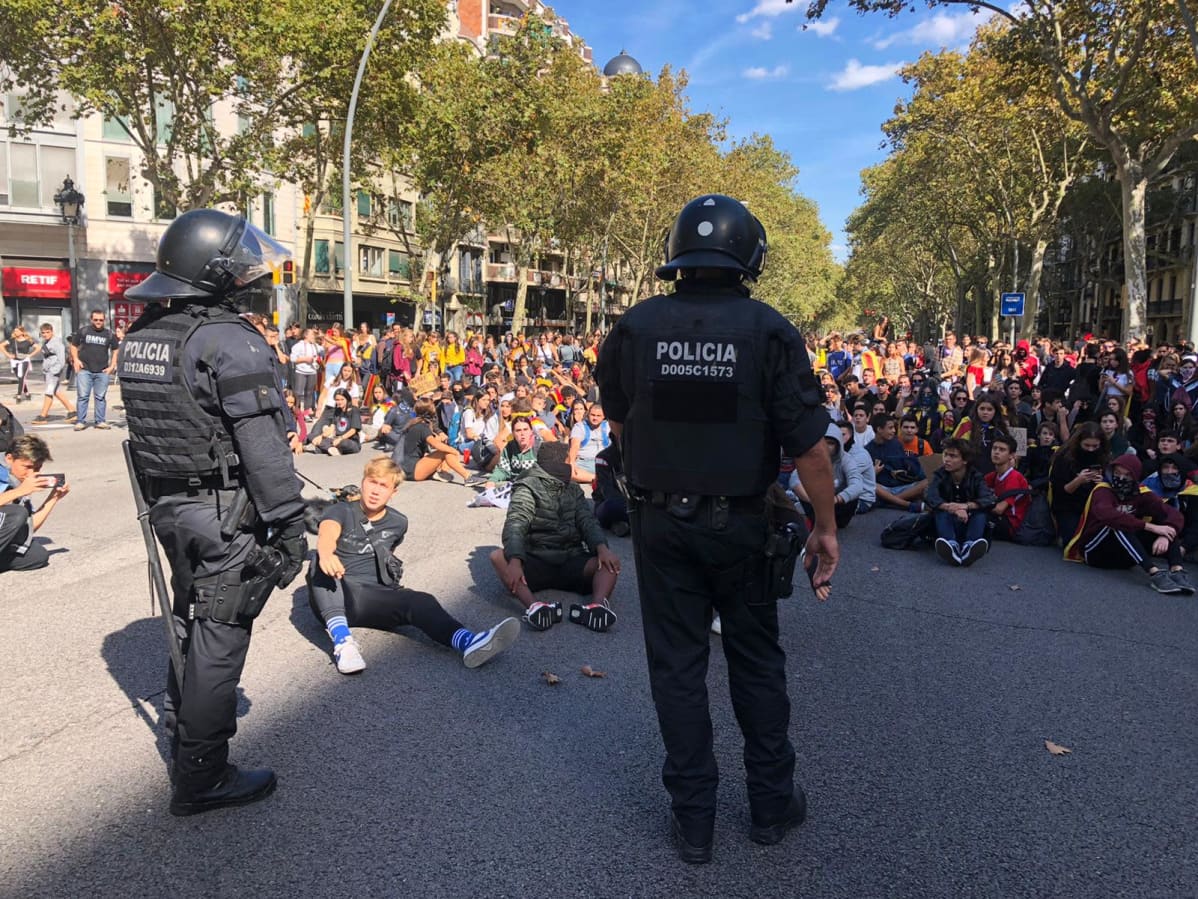 Opiskelijat osoittivat mieltään Barcelonassa 16. lokakuuta.