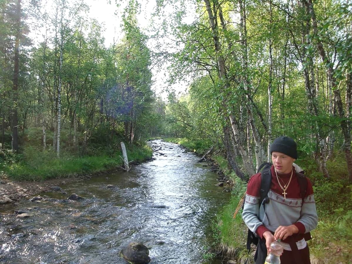 Jussi Peltola vaeltamassa Lapissa 2008-2009.
