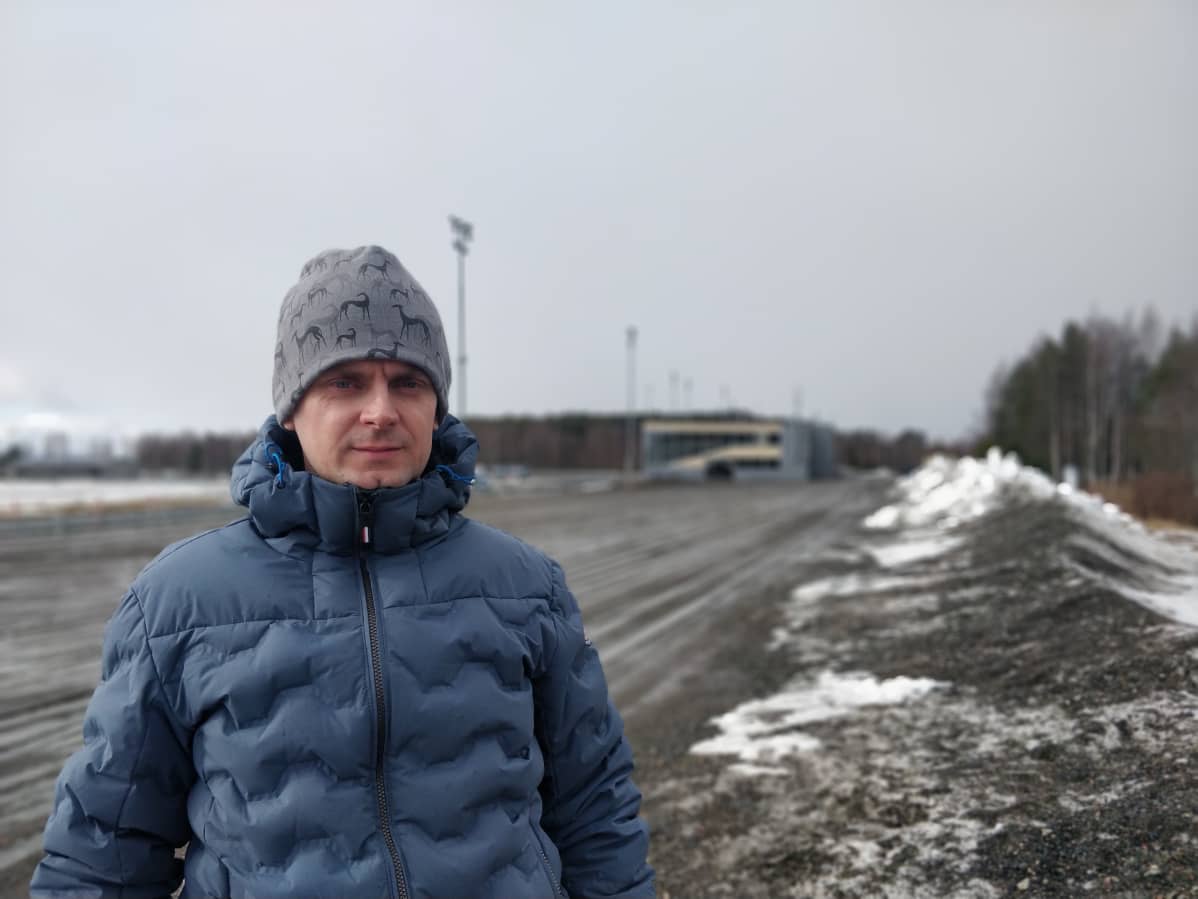 Kuvassa on ravitoimittaja ja totoa aktiivisesti pelaava Joonas Teerikorpi.