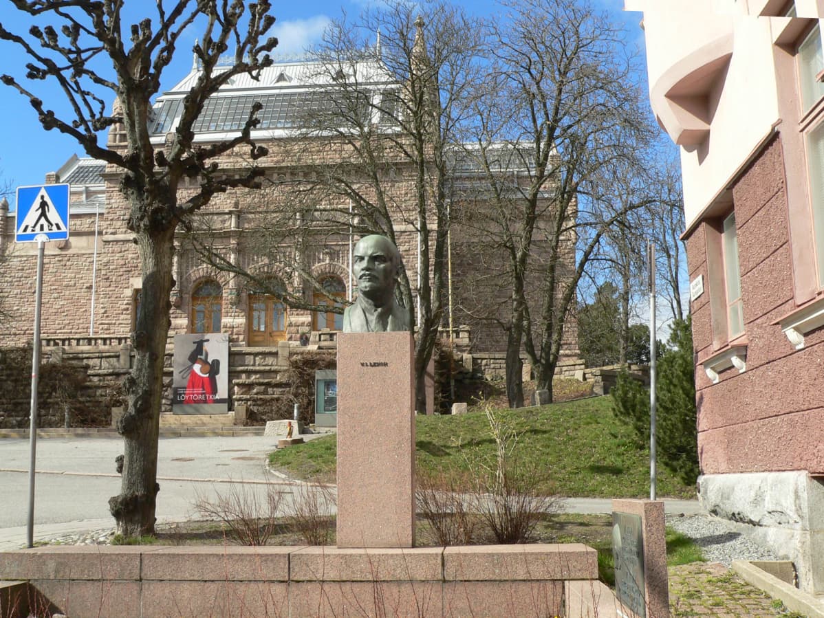 Leninin patsas Turussa