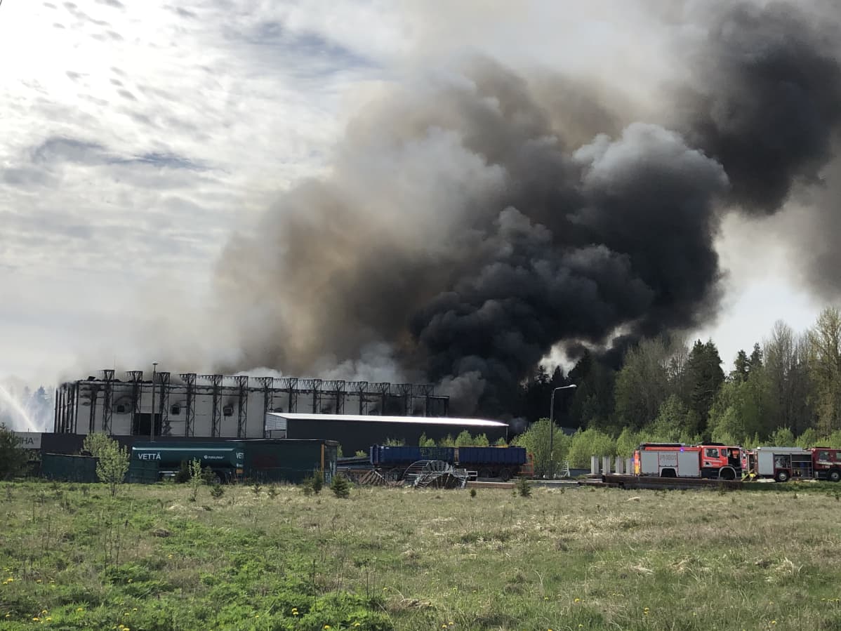 Purkupihan tulipalo Lahden Jokimaalla.