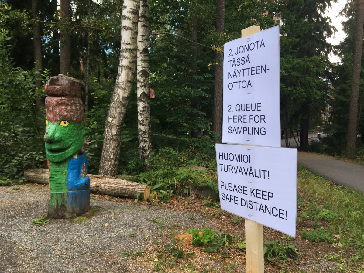 Koronavirustestausta Turun Varissuolla.