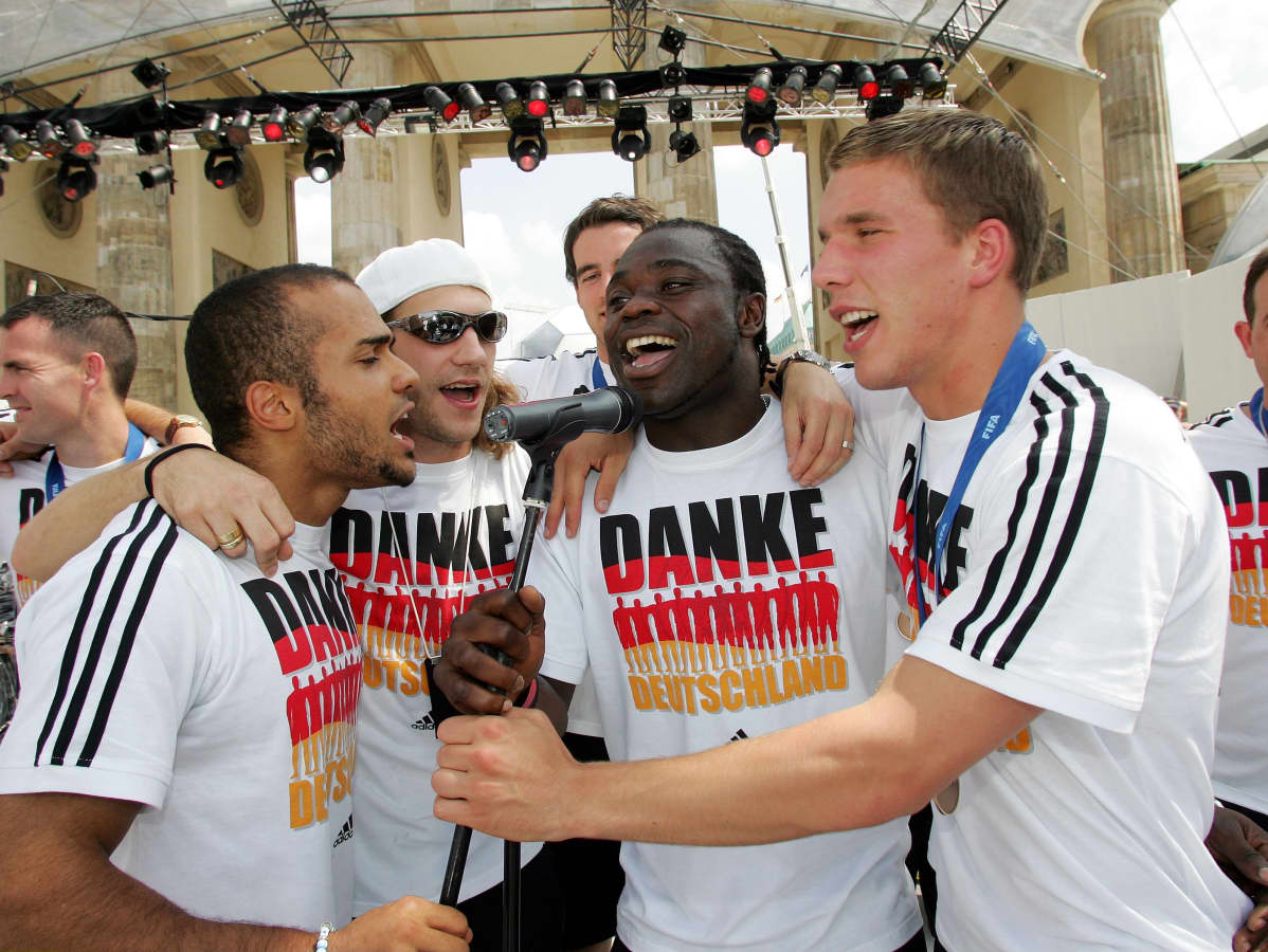 David Odonkor, Torsten Frings, Gerald Asamoah ja Lukas Podolski kuuluivat MM-pronssia kotikisoissa 2006 voittaneen Saksan jalkapallomaajoukkueeseen.