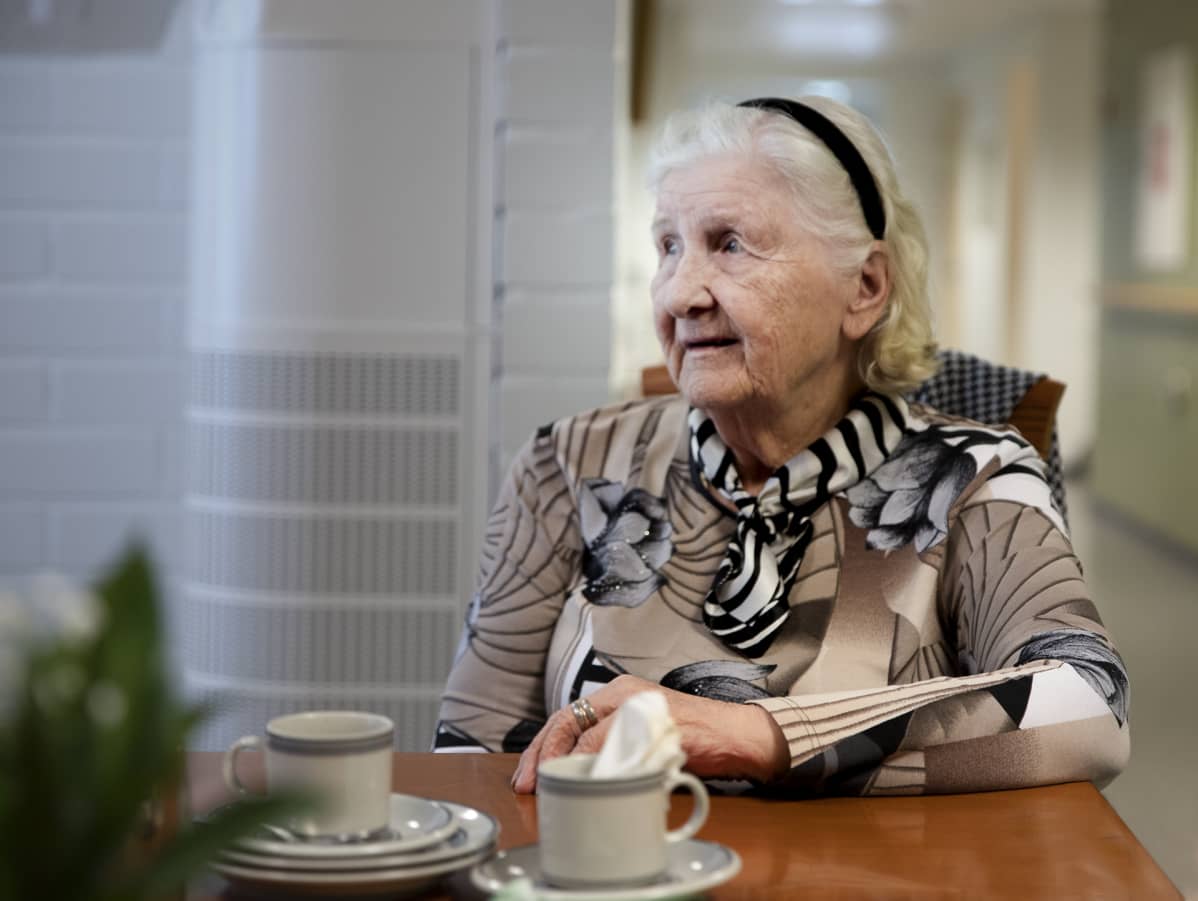 Maija-Liisa Lindholm Keljon päiväkeskuksessa.