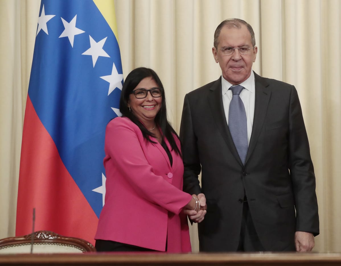 Venezuelan varapresidentti Delcy Rodriguez ja Venäjän ulkoministeri Sergei Lavrov Moskovassa 1. maaliskuuta.