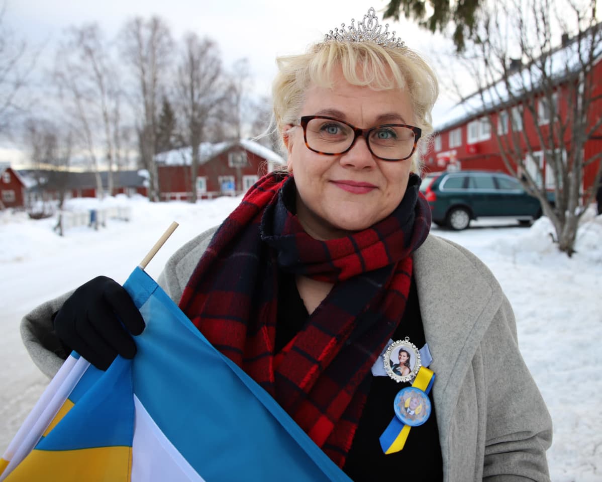 Vistot nakut ja Kolot knapsut -ryhmän rojaltivastaava Ingrid alias Helena Koberg-Hietanen.