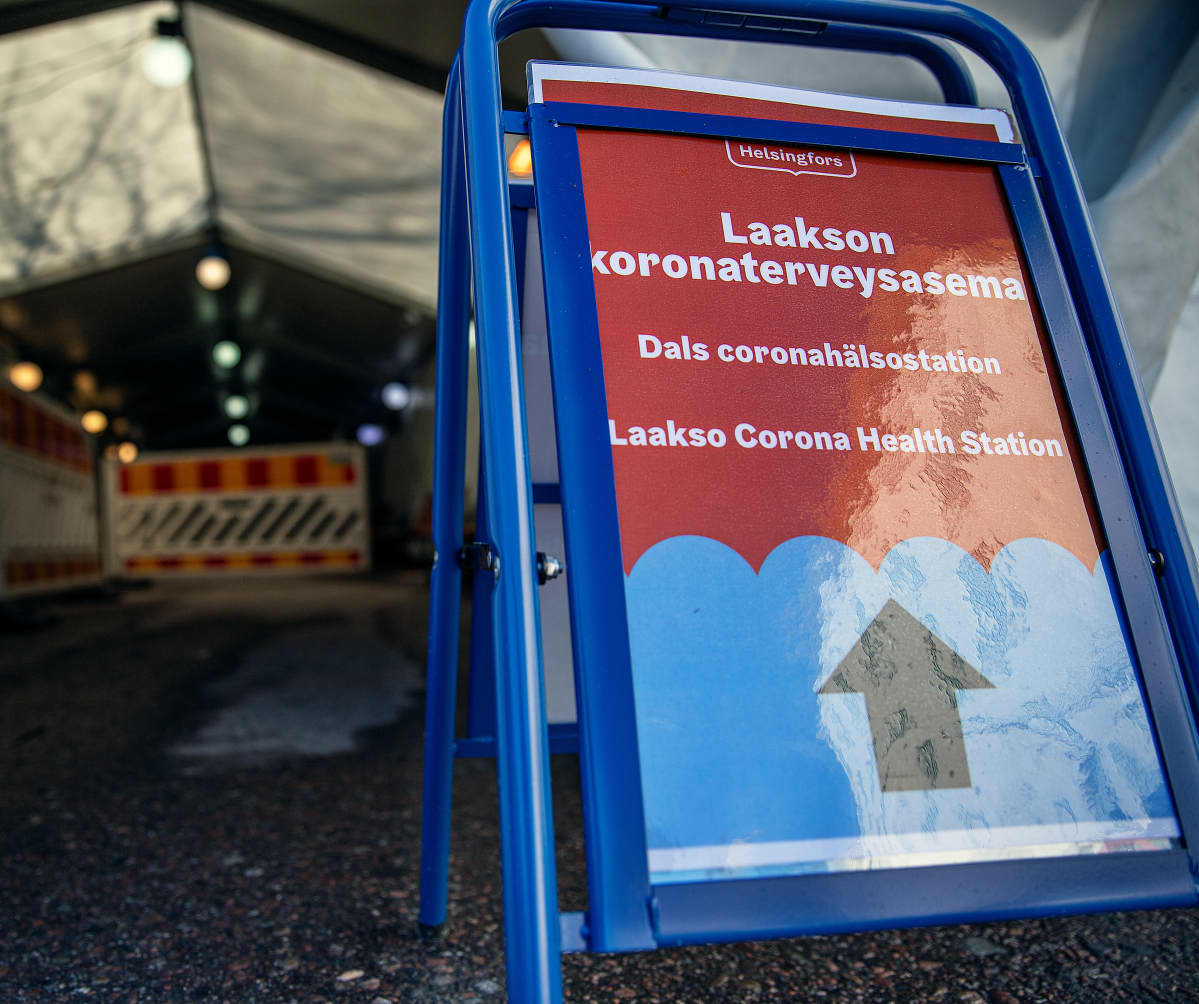 Koronaviruksen testauspiste Laakson sairaalassa Helsingissä 19.3.2020.