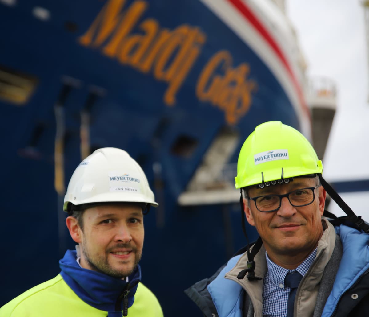 Meyer Turun toimitusjohtaja Jan Meyer ja Carnival Cruise Linesin senior vice president Ben Clement