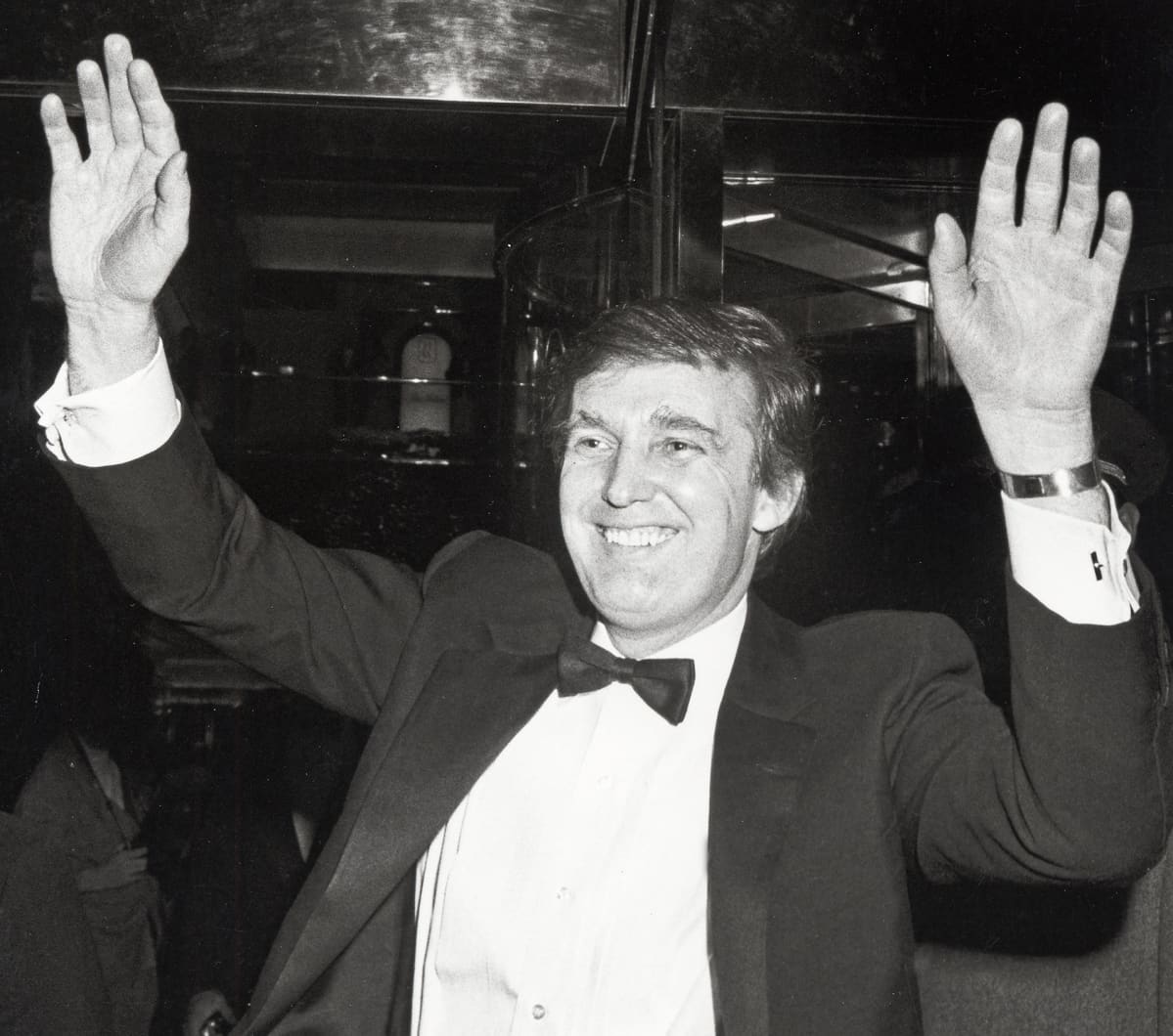 Donald Trump juhli kirjansa The Art of The Deal julkaisua New Yorkissa vuonna 1987.