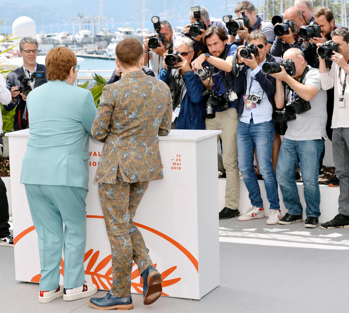 Elton John ja Taron Egerton poseerat valokuvaajille Cannesissa.