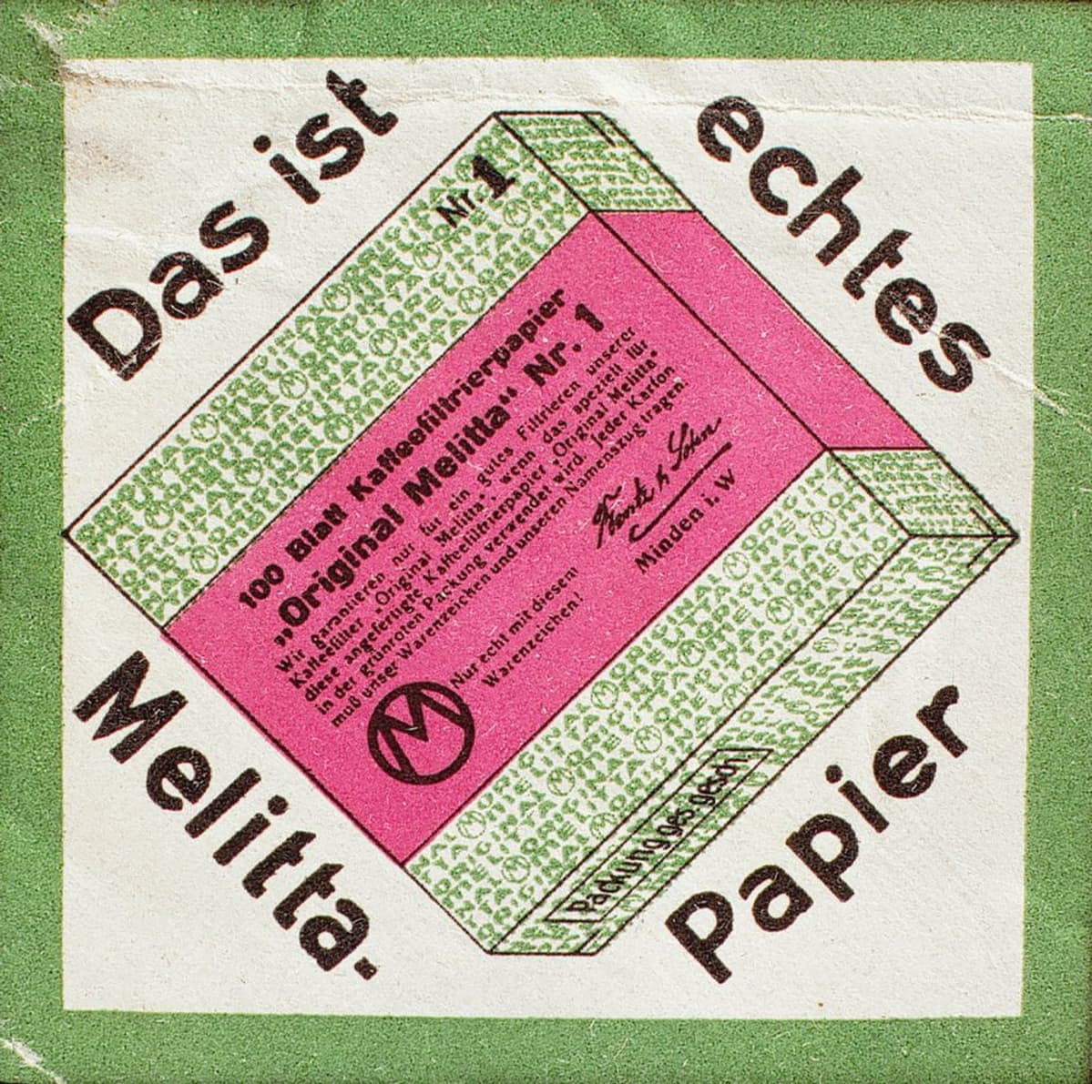 Aluksi suodattimet olivat paperisia levykkeitä. Nykyisen kaltainen suodatinpussi tuli markkinoille 1936.
