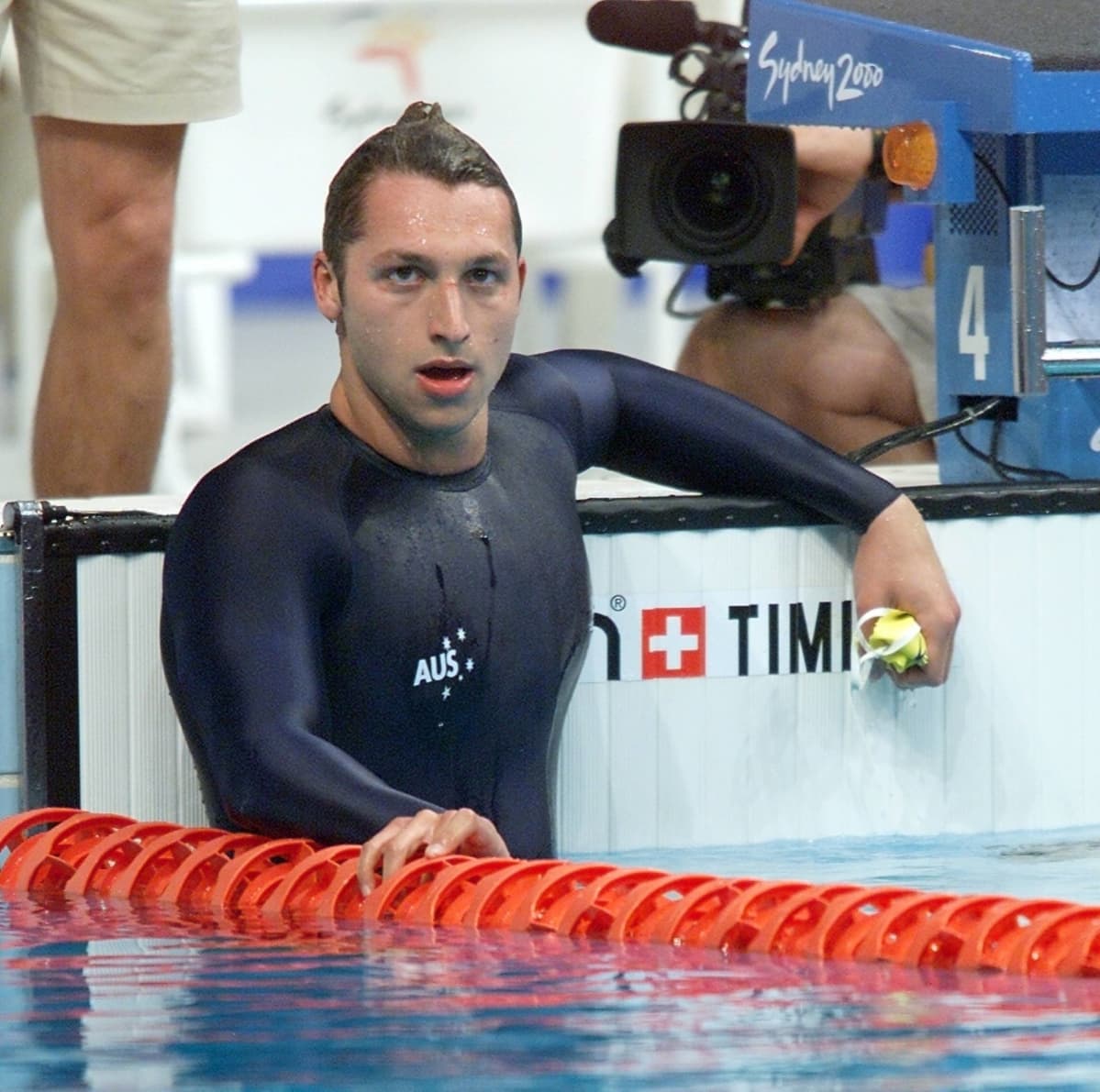 Jos Ian Thorpe ei erottunut altaassa vauhdillaan, niin hänen puvustaan ei ainakaan voinut erehtyä.