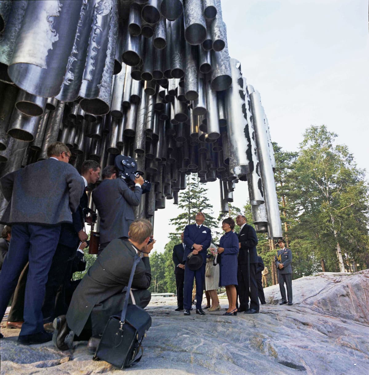 Kekkonen ja Hiltunen monumentilla.