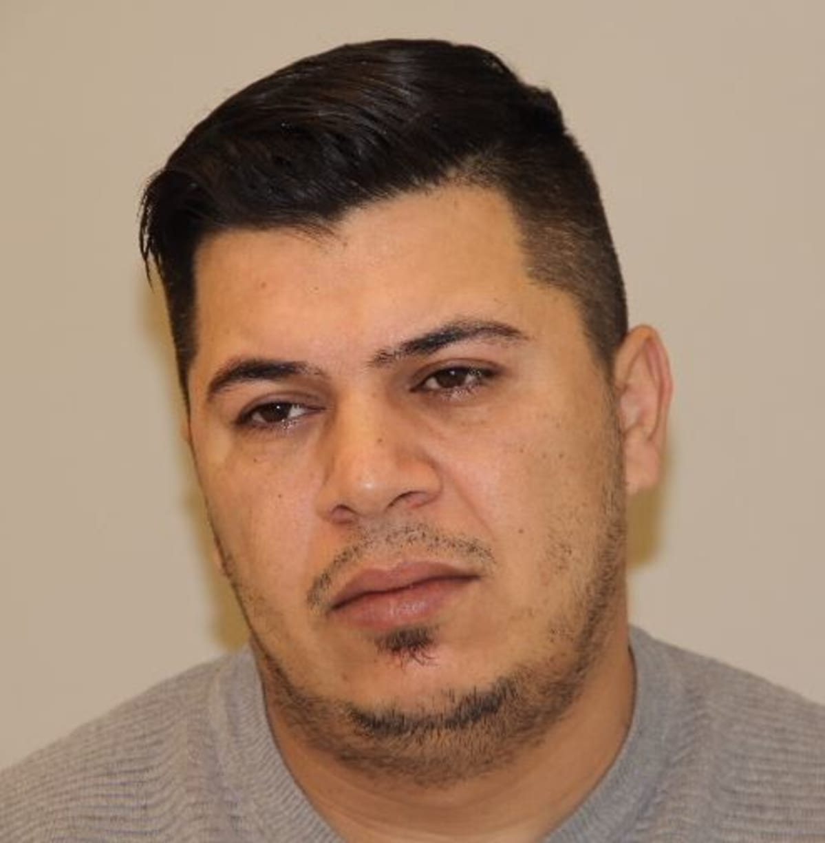 Poliisin etsimä Hayder Abduljabbar Al-Hmedavi. Hänestä on tehty eurooppalainen pidätysmääräys.