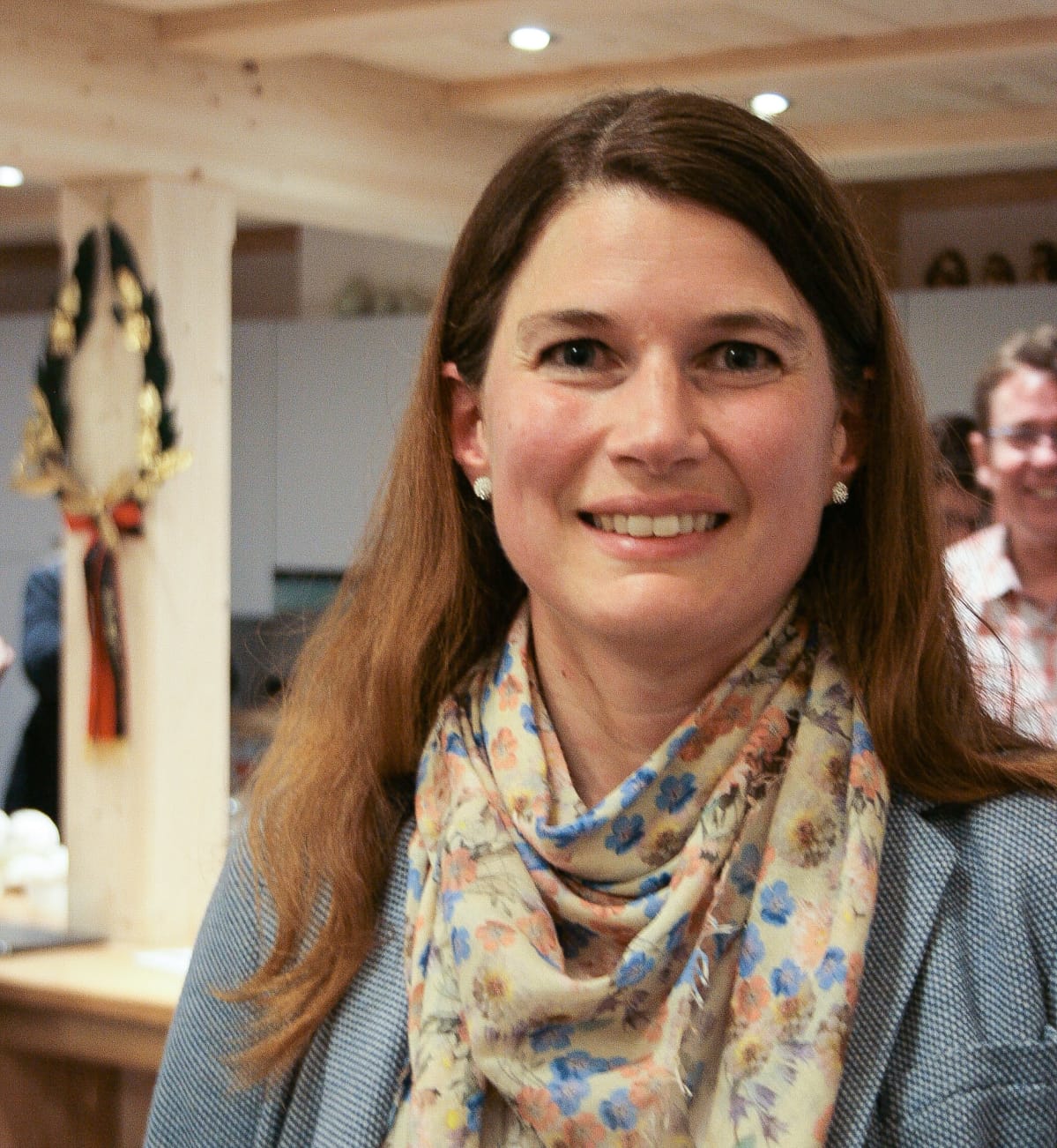 Nadja Pierenin mukaan Sveitsissä ei ole ongelmia tasa-arvon kanssa. Hän vastusti parlamentissa lain takaamaa isyysvapaata.