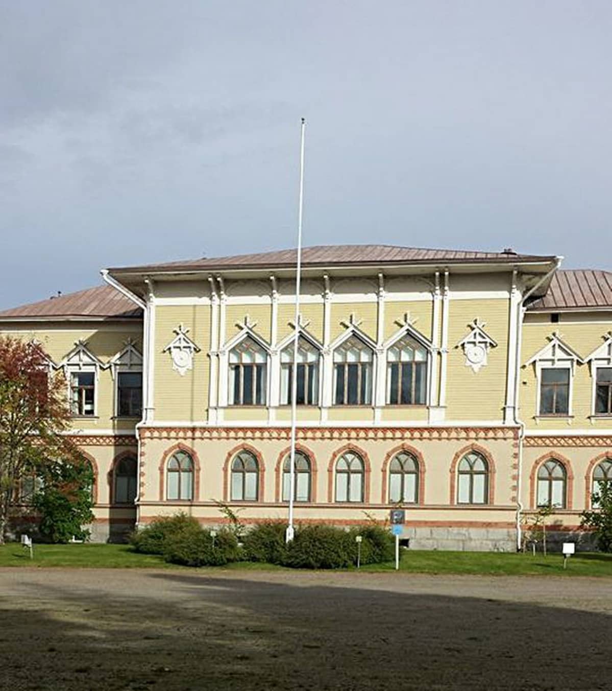 Opeko on muuttumassa vastaanottokeskukseksi.