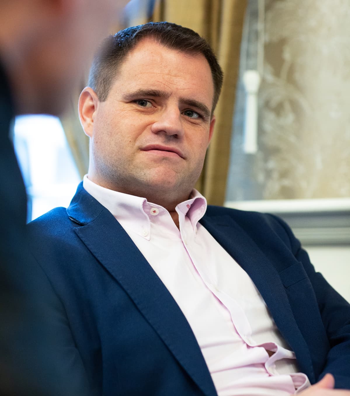 Neale Richmond on Irlannin senaatin jäsen, brexit-valiokunnan puheenjohtaja sekä Fine Gaél -puolueen EU-asioista tiedottava henkilö.