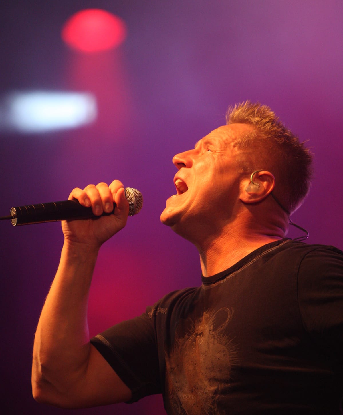 Olli Lindholm