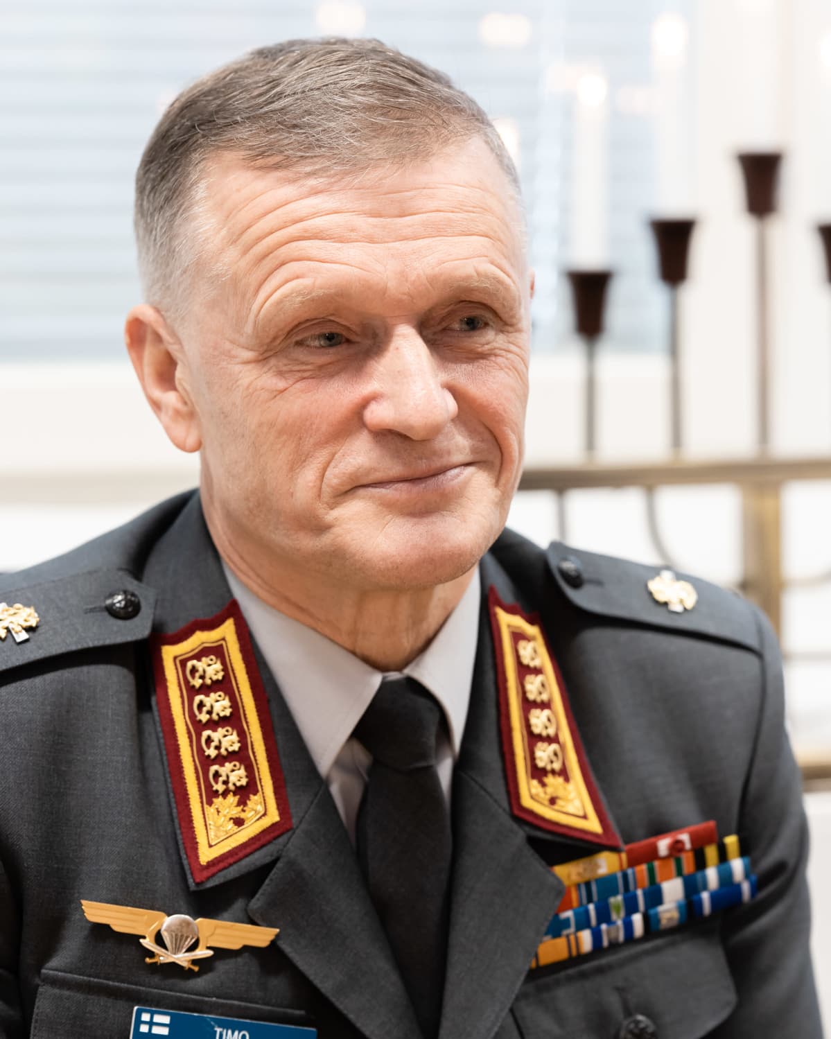 Kenraali Timo Kivinen johtaa Suomen puolustusvoimia.